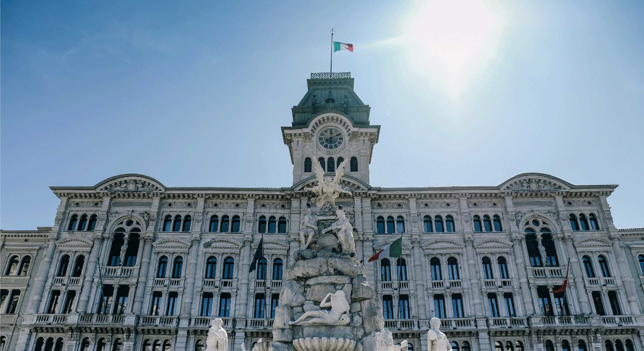 Piazza Unità d'Italia - Hotel DoubleTree by Hilton Trieste