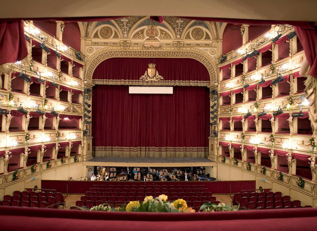 foto dell'interno del teatro verdi a trieste
