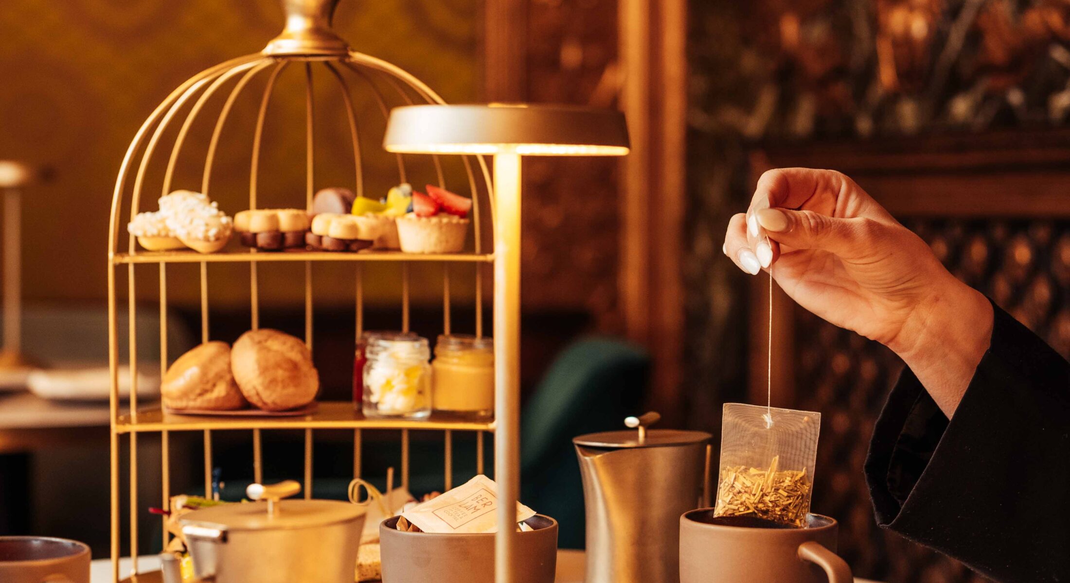 tea-time-experience-doubletree-byhilton-trieste-berlam-coffee-tea-and-cocktail